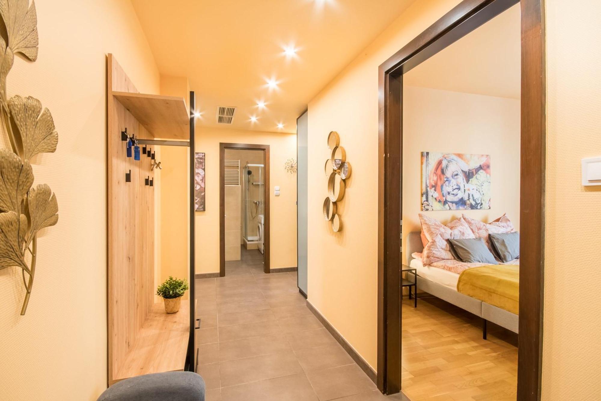 Very Central - Large - Balcony - Comfy Apartment Budapest Ngoại thất bức ảnh