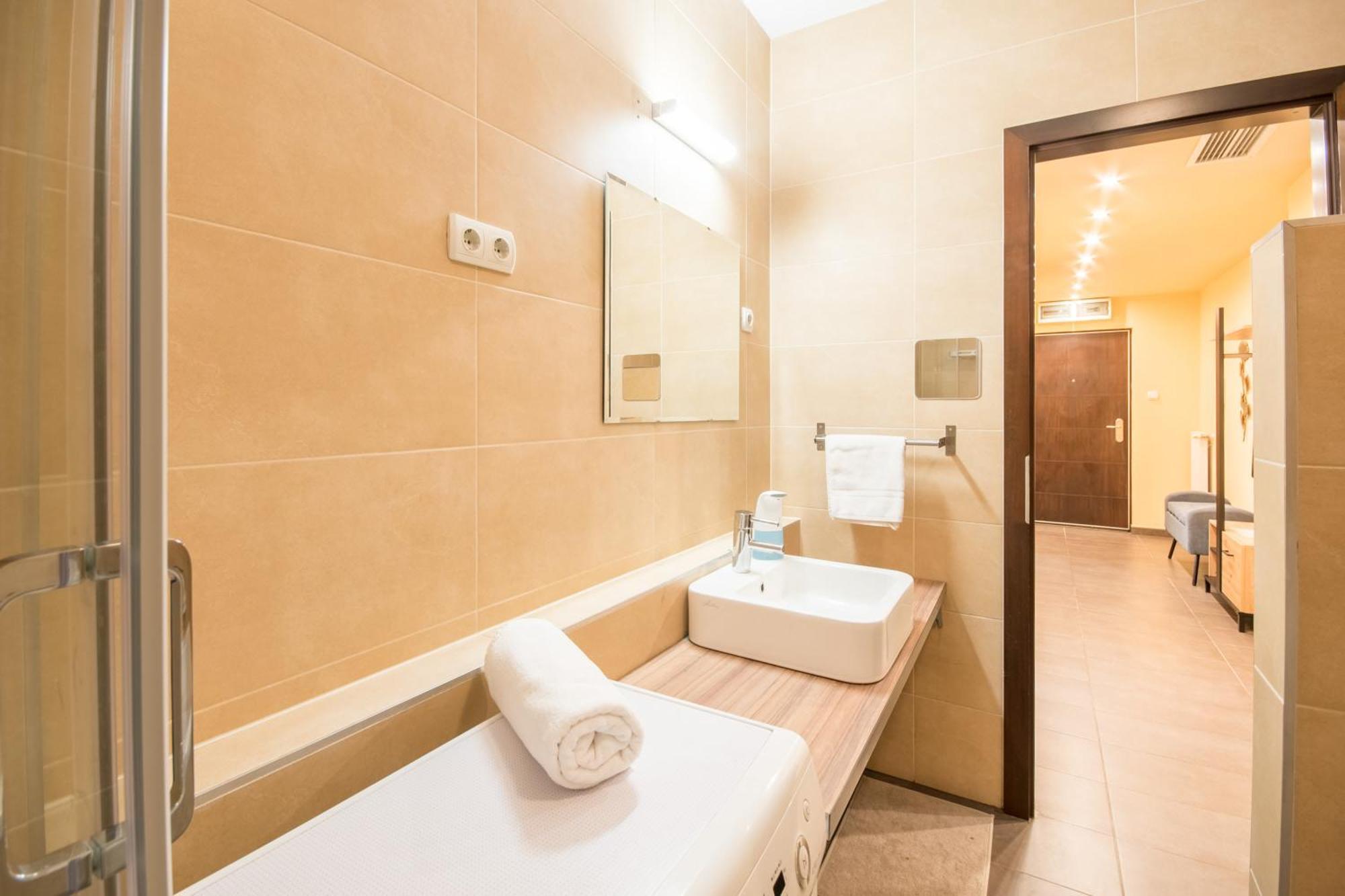 Very Central - Large - Balcony - Comfy Apartment Budapest Ngoại thất bức ảnh
